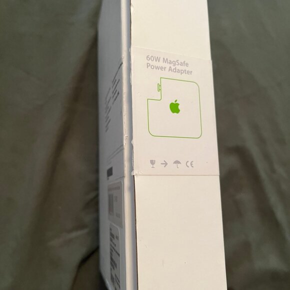 Apple 60W MagSafe Power Adapter for MacBook - Picture 2 of 5